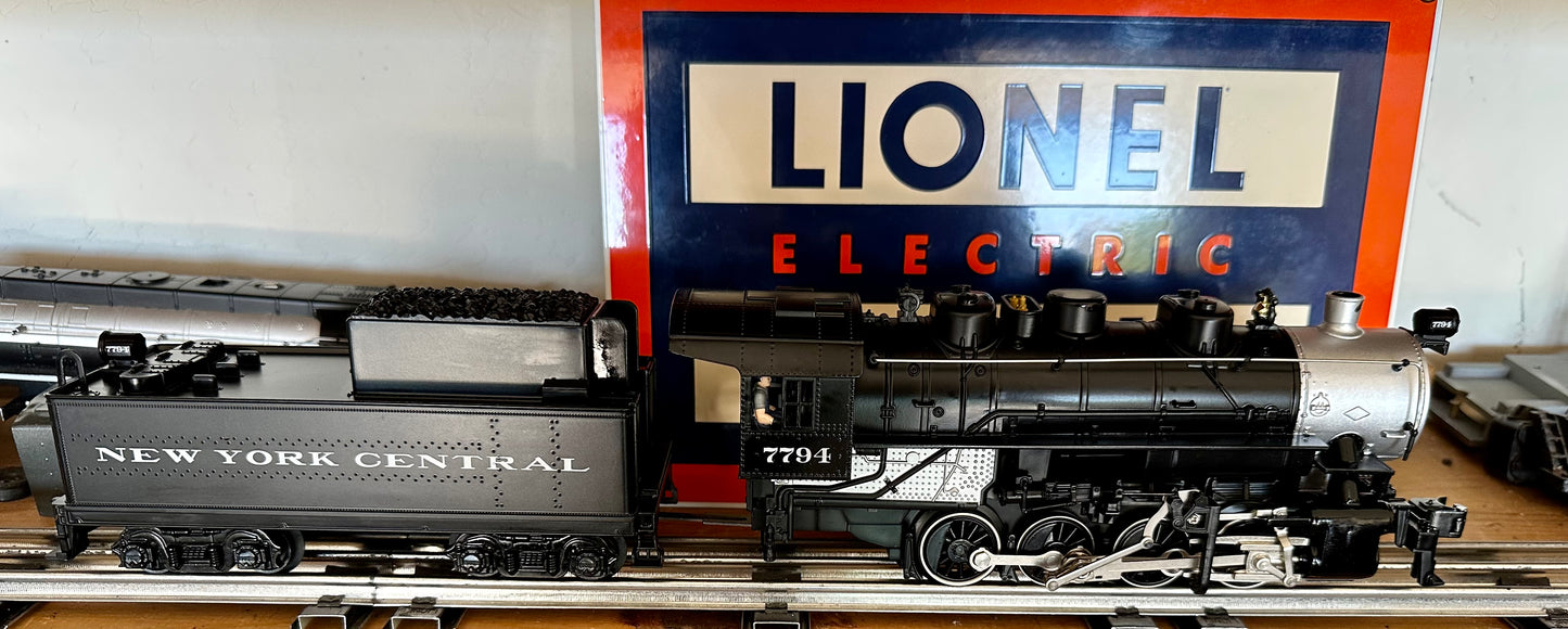 Lionel New York Central 0-8-0 Steam Loco and Tender #7794