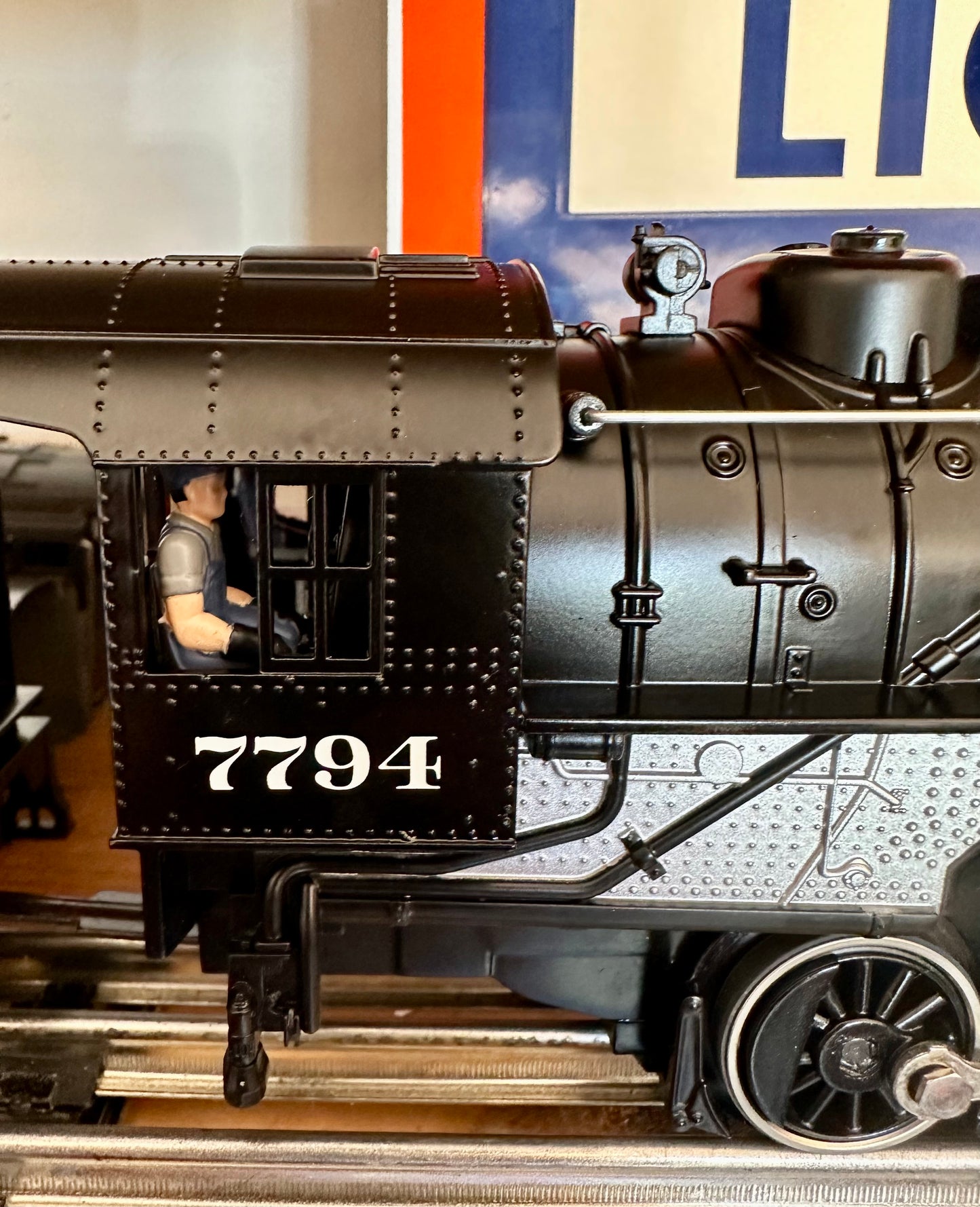 Lionel New York Central 0-8-0 Steam Loco and Tender #7794