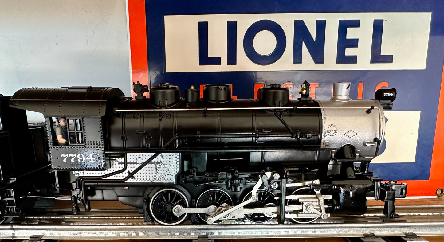 Lionel New York Central 0-8-0 Steam Loco and Tender #7794