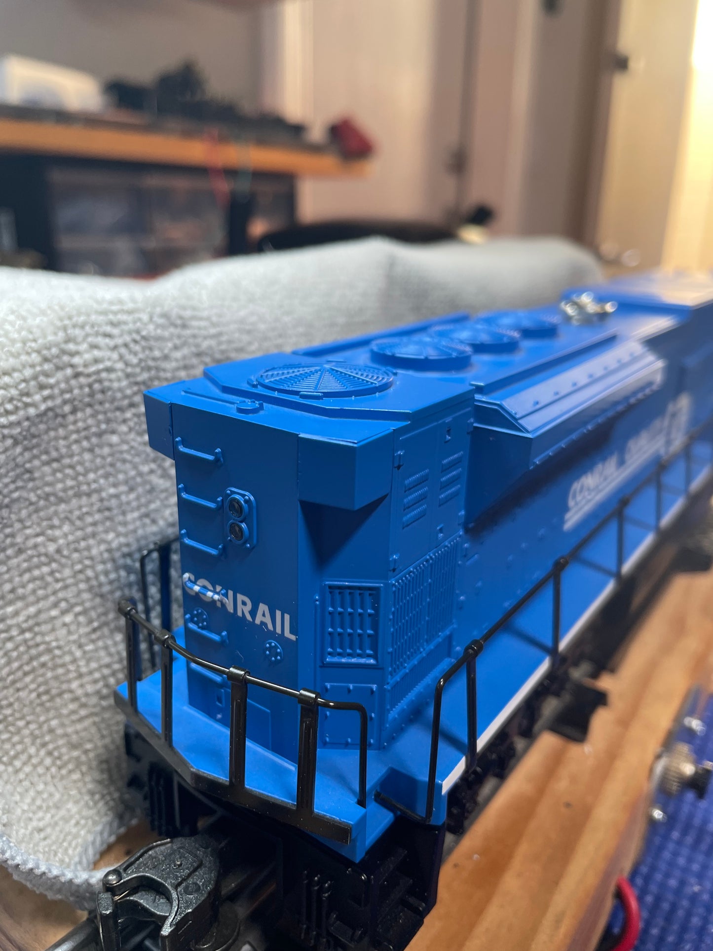 MTH Conrail SD-90 MAC Diesel Engine - 3-Rail Horn