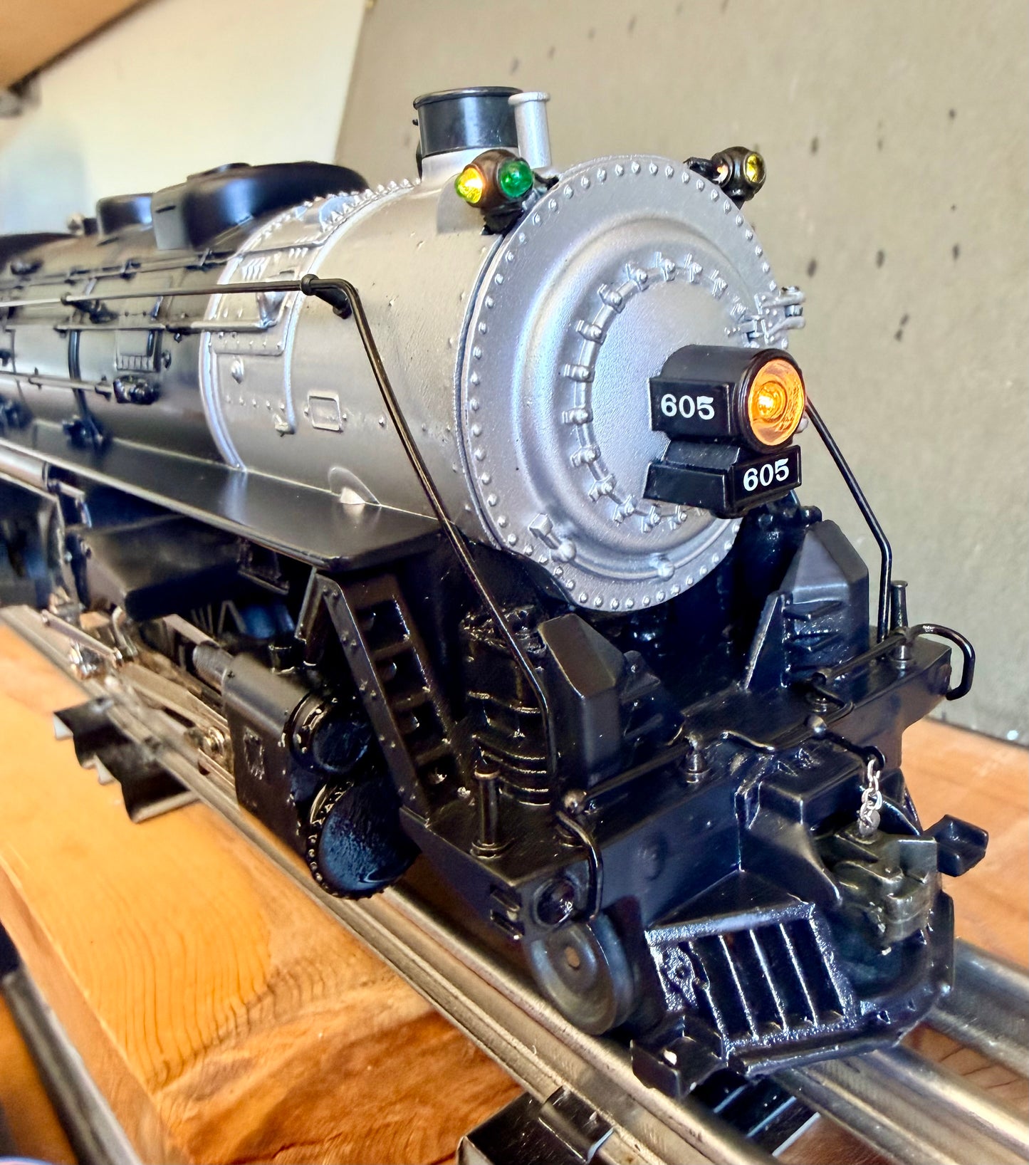 The K-Line K3209-605S  O-gauge Boston & Albany 4-6-4 Hudson