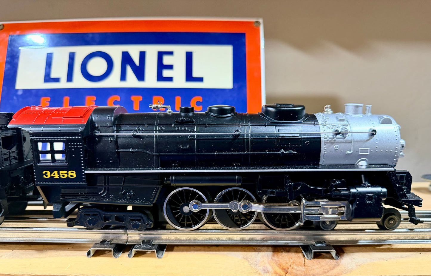 Lionel O Guage Santa Fe Hudson with Air whistle #3458