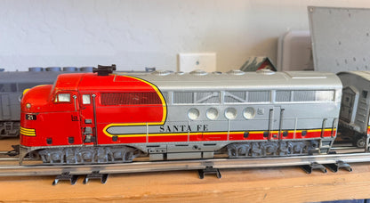 1950 Marx #21 O Scale/ O Gauge Santa Fe Diesel Locomotive AA Set