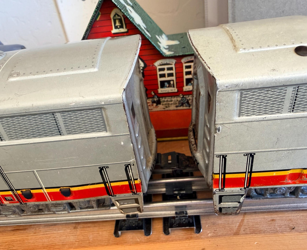 1950 Marx #21 O Scale/ O Gauge Santa Fe Diesel Locomotive AA Set