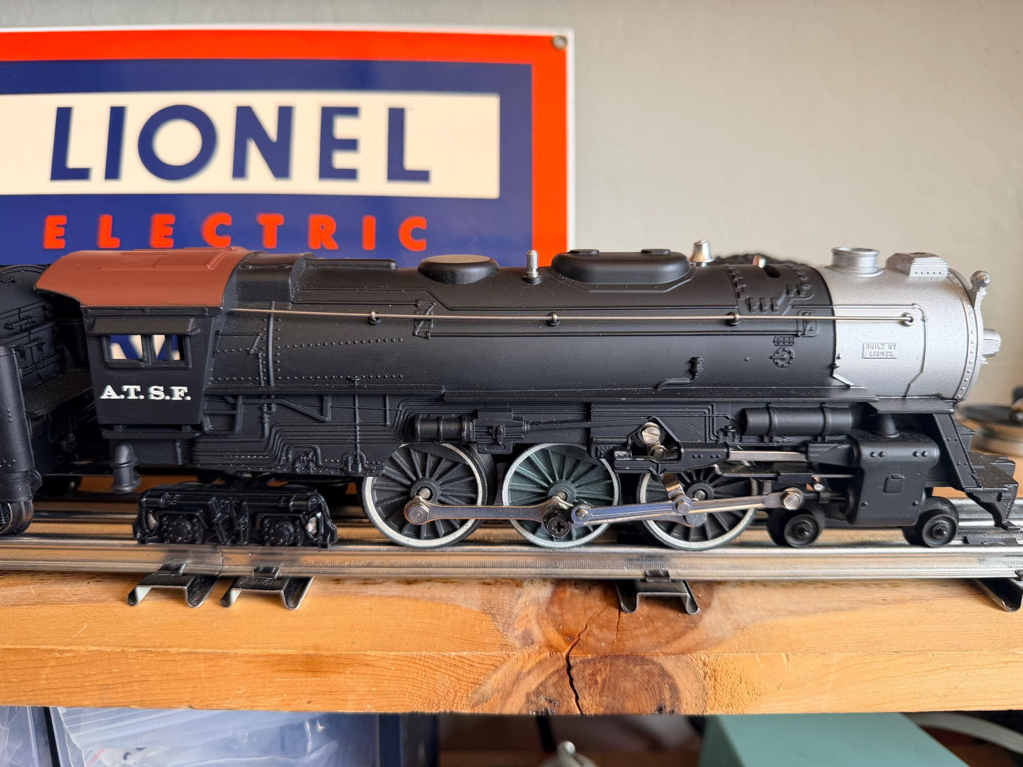 Lionel #8900 Santa Fe 4-6-4
